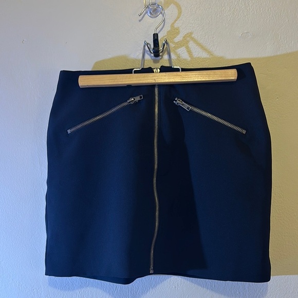 SOLD ❌Forever 21 Navy Zippered Pencil Skirt - Picture 1 of 2
